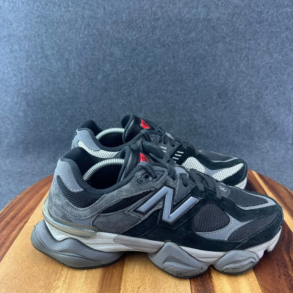 New Balance 9060 U9060BLK Mens Size 7 Black Gray Suede Running Shoes